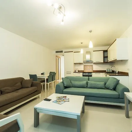 Samantha Villa Torba